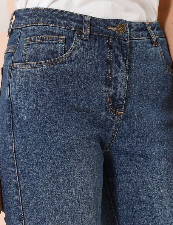 Jean droit à revers 7/8ème, taille haute (stone used) Jean droit à revers 7/8ème, taille haute (stone used)